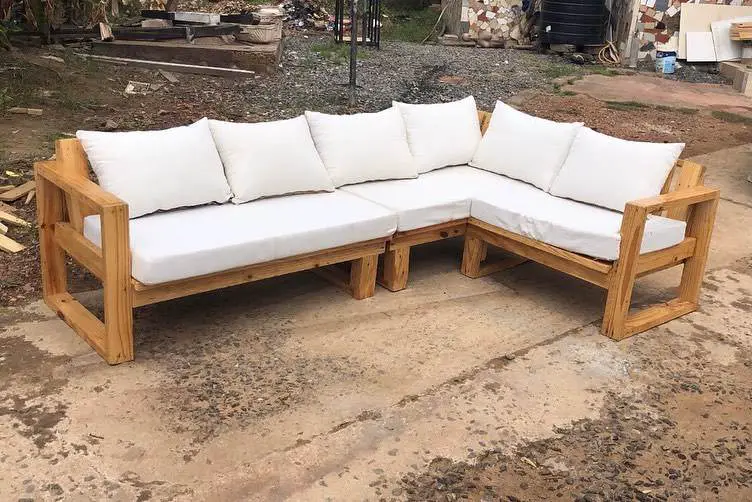 21 Small Outdoor Patio Ideas to Transform Your Space into a Cozy Oasis 10