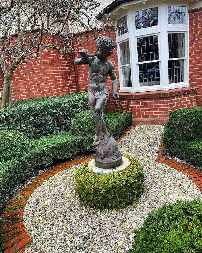 19 Small Courtyard Ideas to Transform Your Outdoor Space 21 19 Small Courtyard Ideas to Transform Your Outdoor Space 20