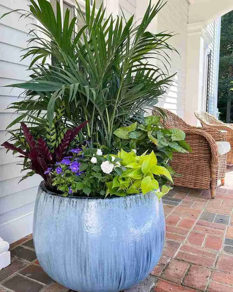 19 Small Courtyard Ideas to Transform Your Outdoor Space 12 19 Small Courtyard Ideas to Transform Your Outdoor Space 11