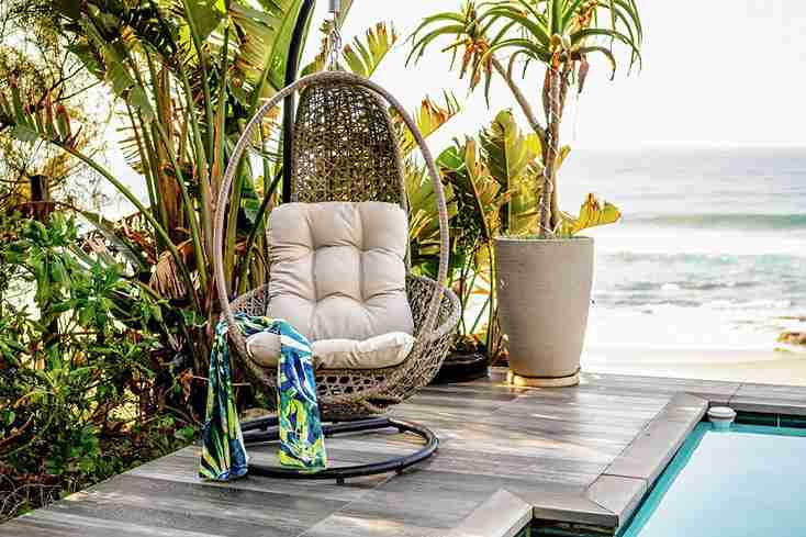 19 Small Courtyard Ideas to Transform Your Outdoor Space 8 19 Small Courtyard Ideas to Transform Your Outdoor Space 7
