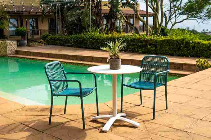 19 Small Courtyard Ideas to Transform Your Outdoor Space 11 19 Small Courtyard Ideas to Transform Your Outdoor Space 10