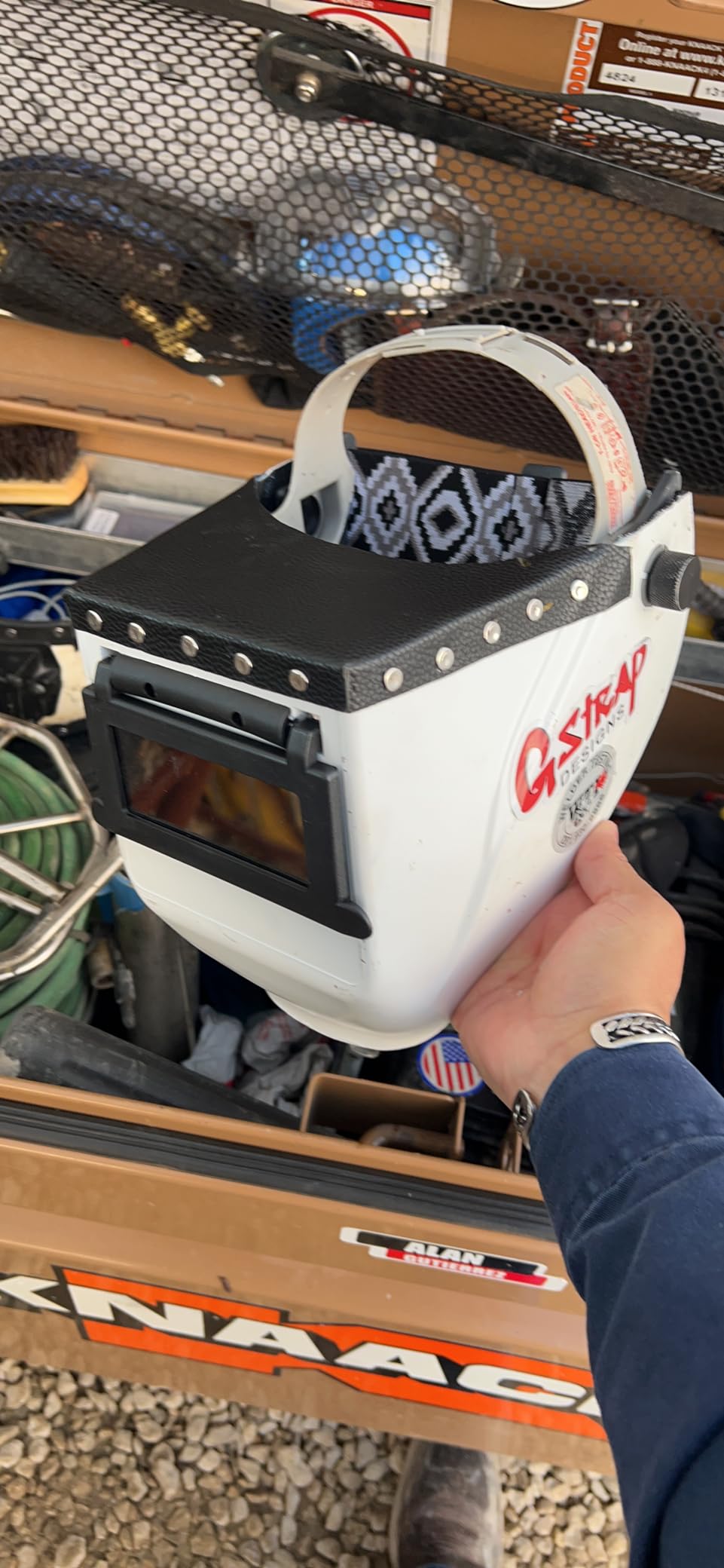 Hobart 770257 Welding Helmet with 2-by-4-1/4-Inch No.10 Shade Flip Lens - Customer Photo 1