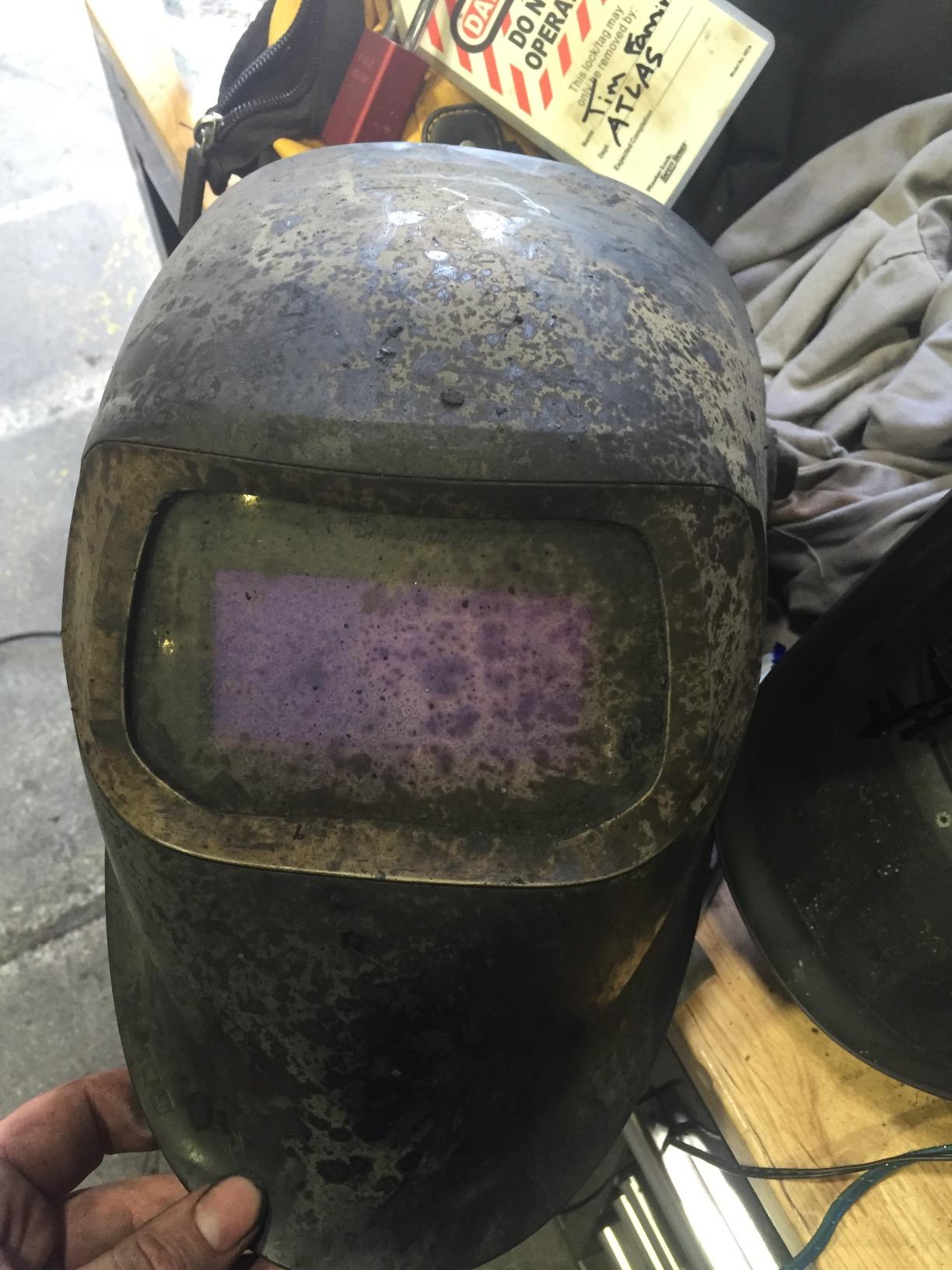 3M Speedglas Welding Helmet 100, Auto Darkening Filter 100V TIG 10A MIG/MAG Stick for Grinding, Sanding and Metal Repair, Student or Part Time Welder, 07-0012-31BL - Customer Photo 1