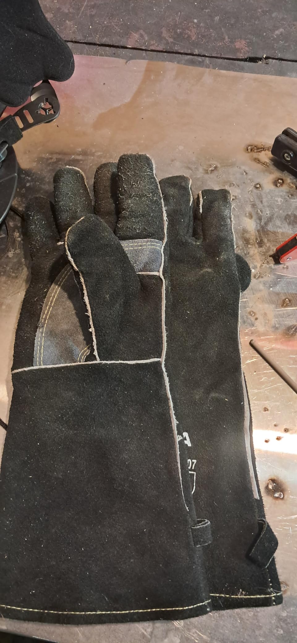 RAPICCA Welding Gloves Fire Heat Resistant: Blue 16IN 932℉ - Fireproof Leather For Stick Mig Flux-Core Welder Forge Blacksmith Fireplace Wood Stove Fire Pit Grill Oven Furnace Handling Dry Ice - Customer Photo 2