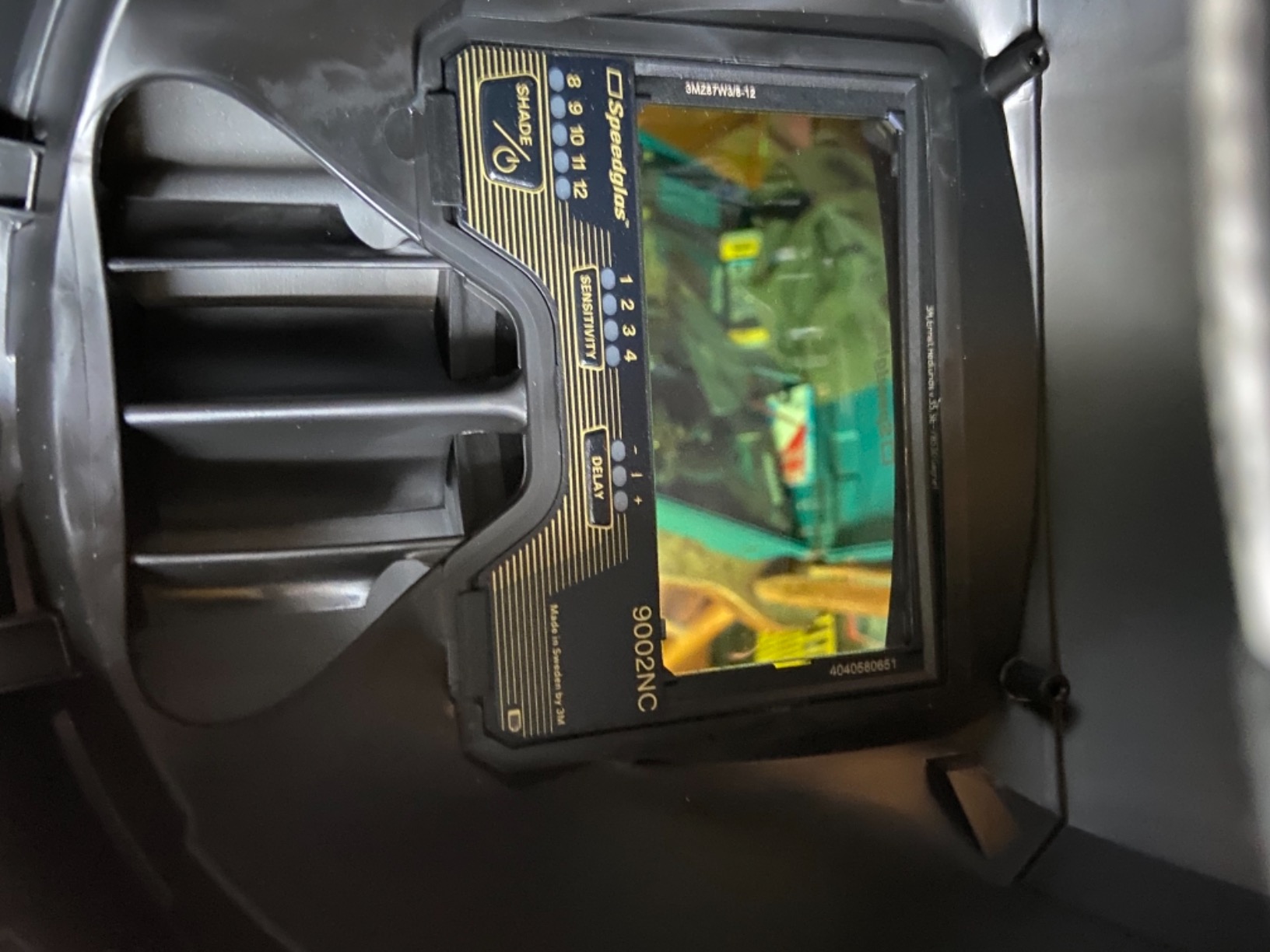 3M Speedglas Welding Helmet 9002NC, 04-0100-20NC, with Natural Color Technology Auto Darkening Filter for MMAW TIG MIG Welding Helmet,black/Silver - Customer Photo 4