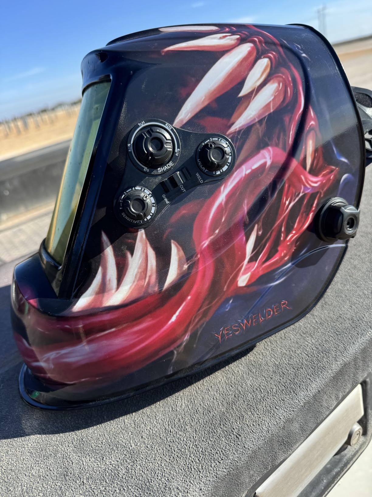 YESWELDER Large View Auto Darkening Welding Helmet, Blue Light Blocking, 1/1/1/1 True Color Solar Powered Welder Hood Mask with 4 Arc Sensors, Wide Shade 3/5-9/9-13 for TIG MIG ARC CUT and GRIND - Customer Photo 3