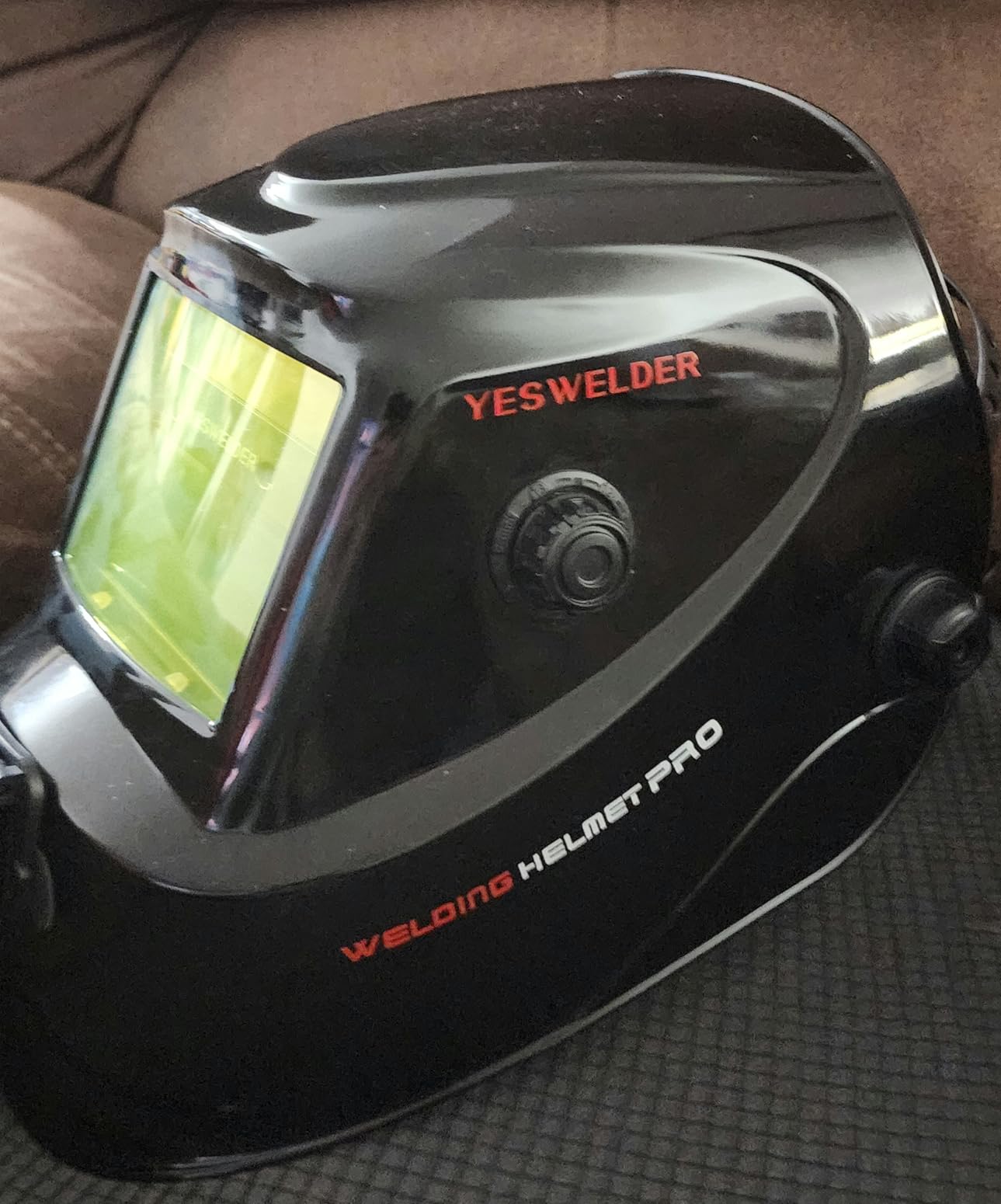 YESWELDER Auto Darkening Welding Helmet, Blue Light Blocking, 1/1/1/1 True Color Solar Powered Welder Hood with 2 Arc Sensors, Wide Shade 3.5/9-13 Welder Mask for TIG MIG ARC and Grind - Customer Photo 1