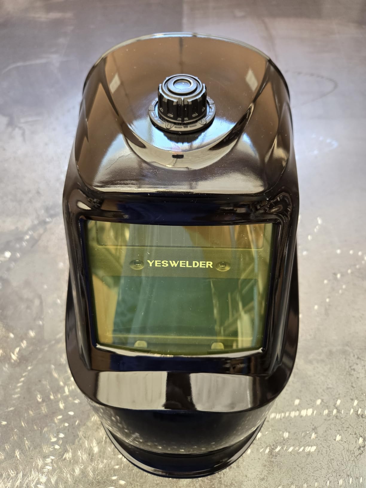 YESWELDER Auto Darkening Welding Helmet, Blue Light Blocking, 1/1/1/1 True Color Solar Powered Welding Hood with 2 Arc Sensors, Wide Shade 3.5/9-13 Welder Mask for TIG MIG ARC and Grind - Customer Photo 3