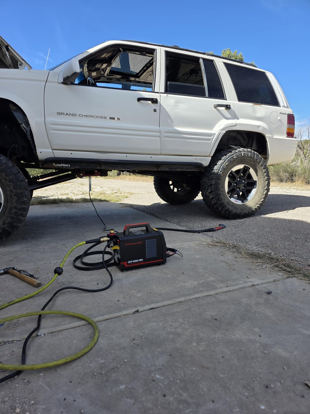 YESWELDER CUT-55DS Plasma Cutter, 55Amp Non-Touch Pilot Arc Air Power, Large Digital Display 110/220V Dual Voltage IGBT Inverter Plasma Cutting Machine with ETL Approved - Customer Photo 4