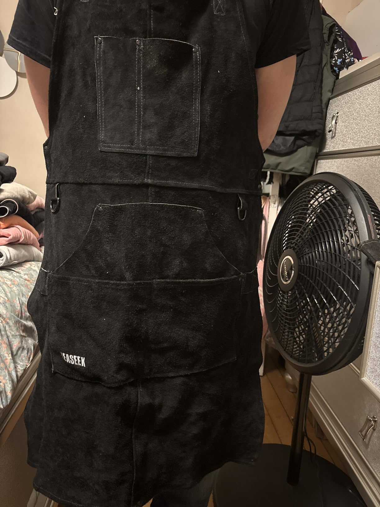 LeaSeek Leather Welding Apron,Heat & Flame-Resistant Heavy Duty Work Apron with 6 Pockets,Woodworking Shop Apron - Customer Photo 1