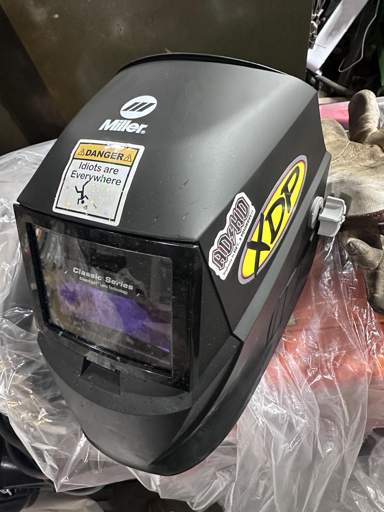 Miller 287803 Classic Series VS Welding Helmet, Auto-Darkening Welding Helmet, Black - Customer Photo 1