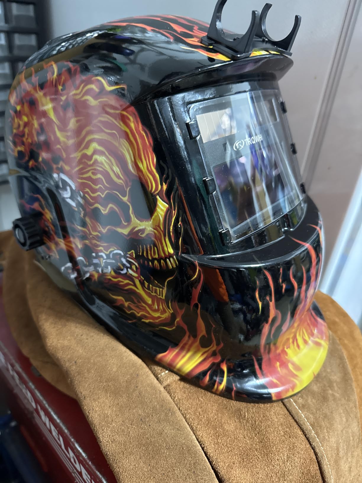 TRQWH Welding Helmet with Light True Color Auto Darkening Welding Helmets for Men Solar Powered Welding Hood with 2 Arc Sensor Wide Shade 4/9-13 for TIG MIG ARC Cool Welder Mask - Customer Photo 1