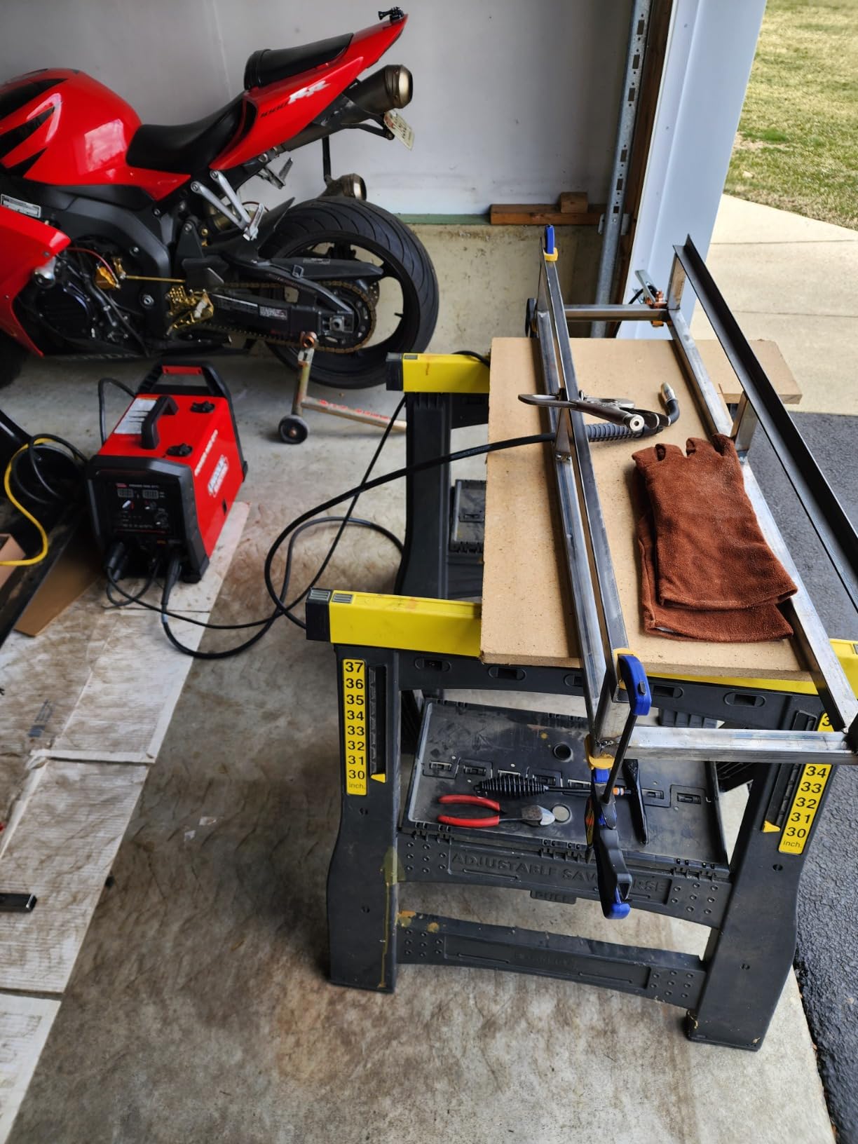 Lincoln Electric Power MIG 211i MIG Welder – Dual-Voltage 120/230 V, 20-211 A Output, Flux-Cored Ready, Portable 41 lb Machine, Model K6080-1 - Customer Photo 2
