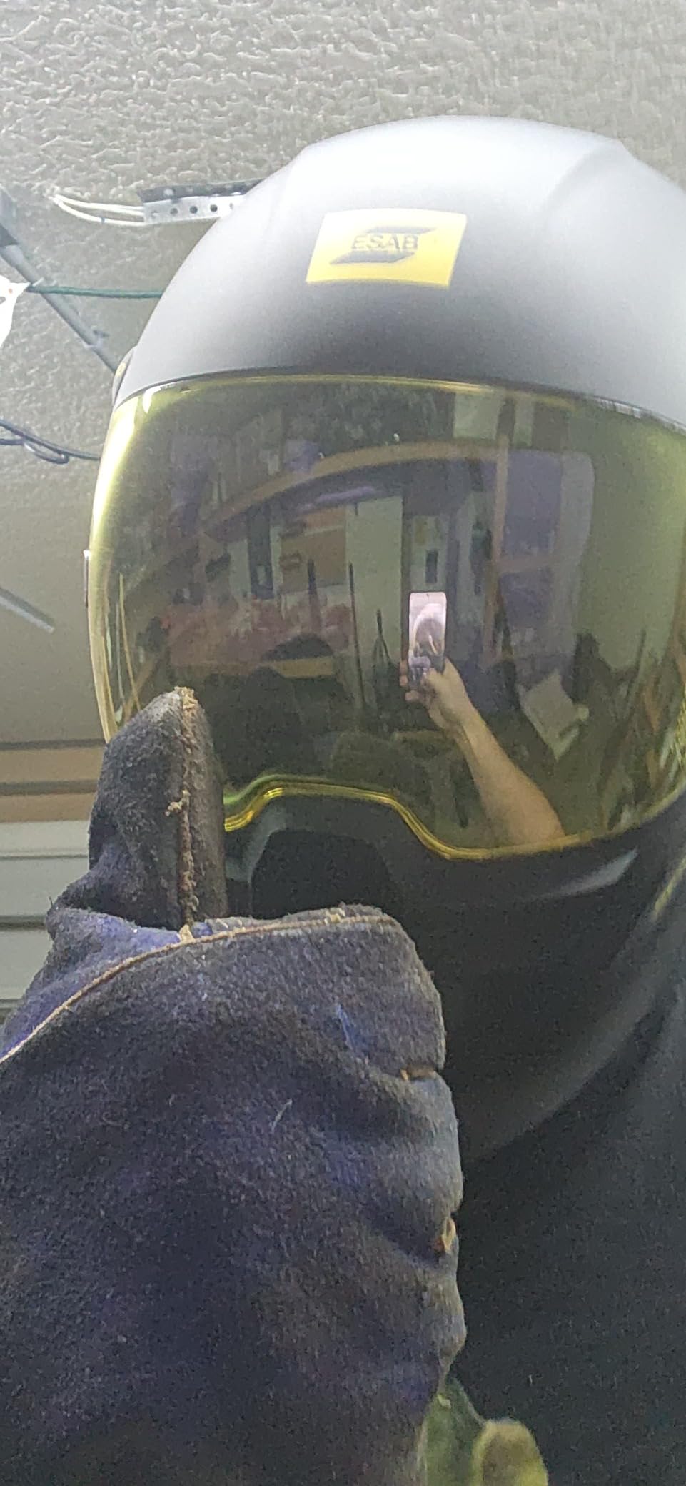 ESAB Sentinel A60 Welding Helmet, Black Low-Profile Design, High Impact Resistance Nylon, Large Viewing Area 4.65 in x 2.80 in - Customer Photo 2