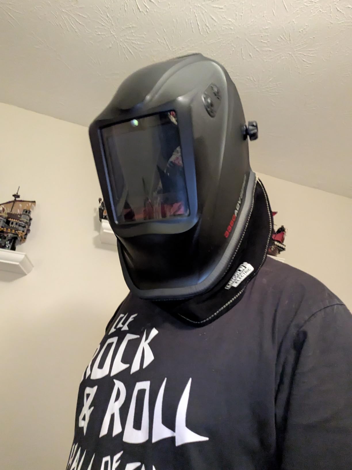 Lincoln Electric K3034-5 Viking 3350 ADV Auto Darkening Welding Helmet with 4C Lens Technology, Black - Customer Photo 1