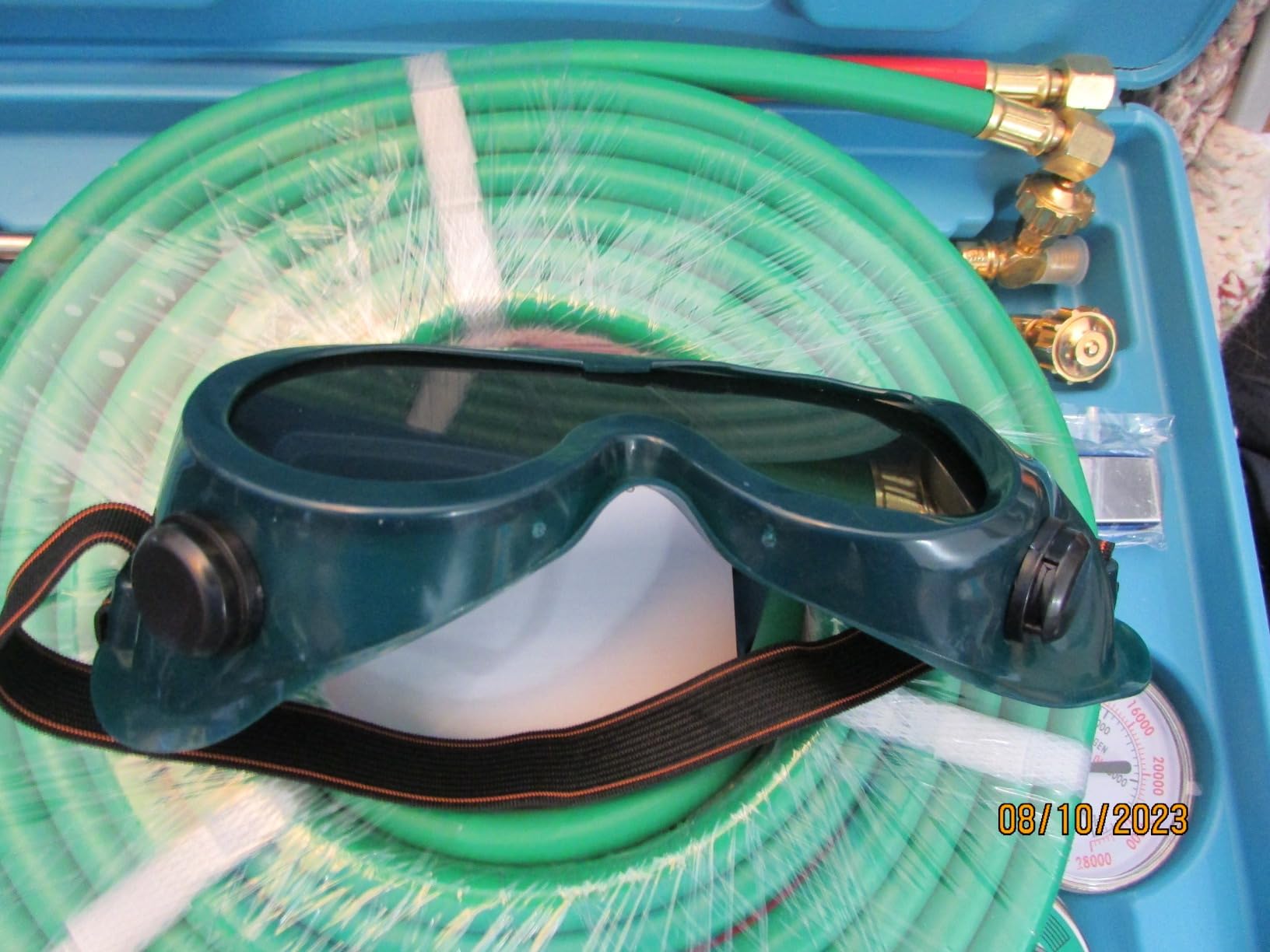 RX WELD Medium Duty Oxy Acetylene Torch Kit with Check Valves - Cutting, Welding & Brazing Tool Set (CGA540/CGA510) Customer Review RX WELD Medium Duty Oxy Acetylene Torch Kit with Check Valves - Cutting, Welding & Brazing Tool Set (CGA540/CGA510) - Customer Photo 2