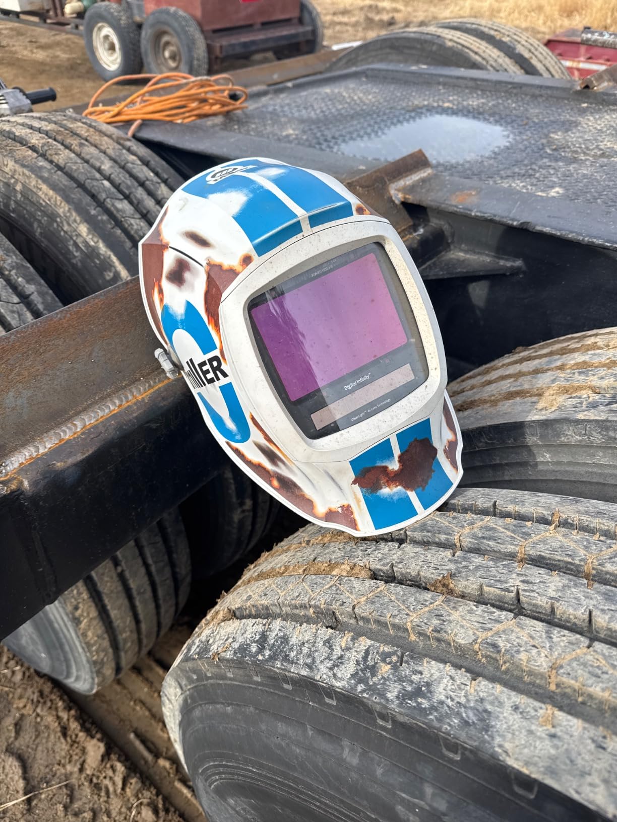 Miller Digital Infinity™, ClearLight 4X - Auto Darkening Welding Helmet for Men with Light State and 4 Arc Sensors - Lightweight Welding Hood - Customer Photo 1