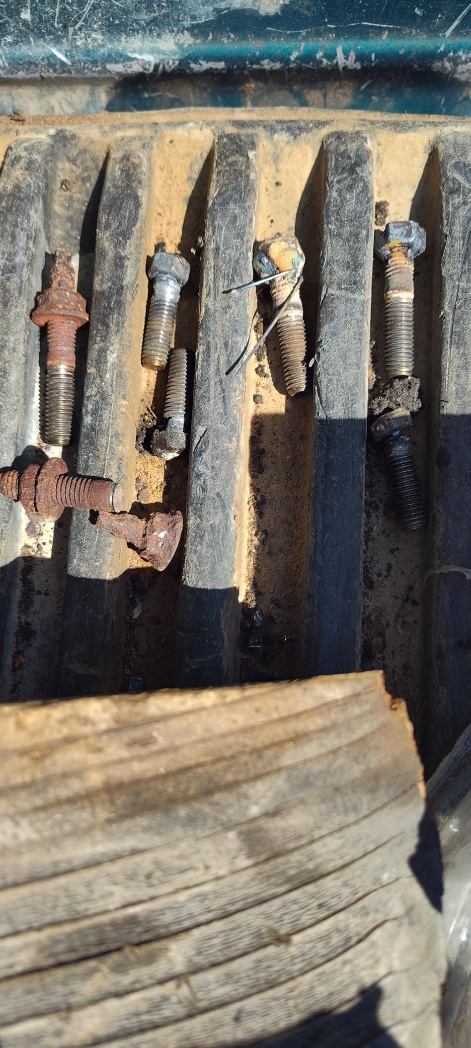 BILT HARD 135A 3-in-1 IGBT Inverter Welder, 110V Flux Core MIG/Lift TIG/Stick Welding Machine with Synergic Control, LED Display, 2T/4T/SPOT Modes & Full Kit - Customer Photo 2