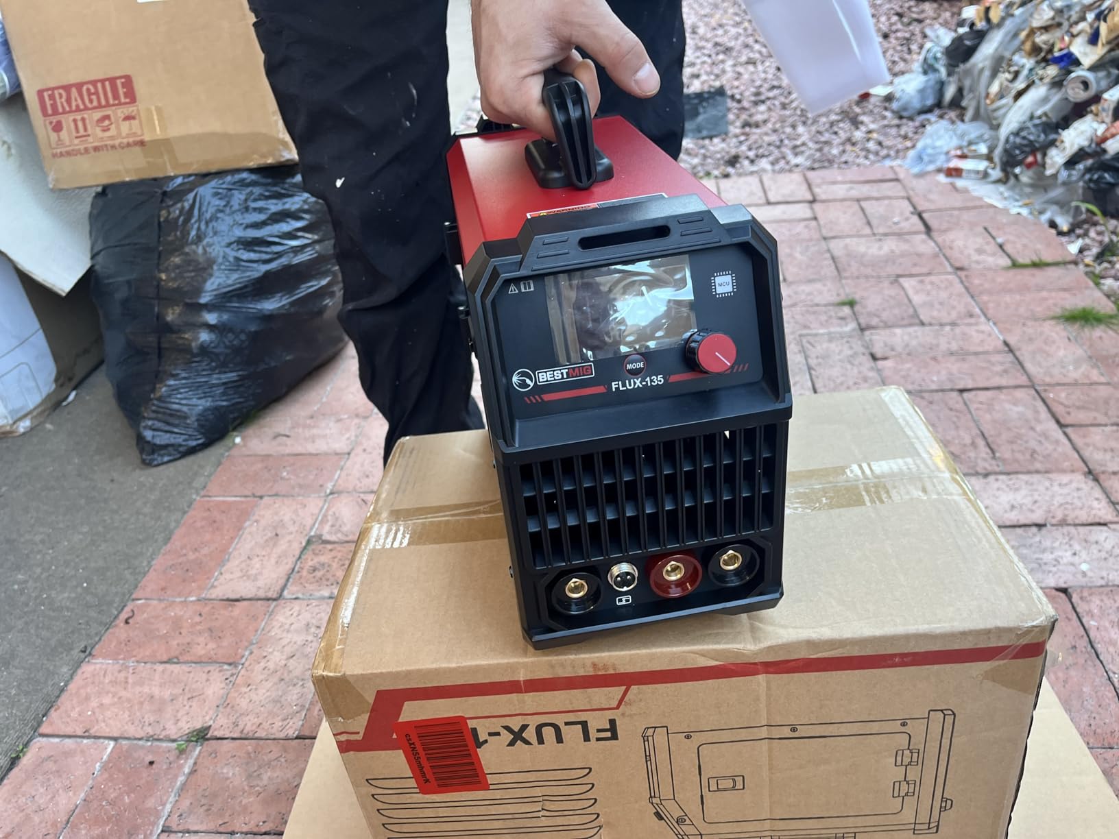 BESTMIG 135A MIG Welder - 3-in-1 Flux Core Welder, MIG/Lift TIG/Stick Welding Machine - Portable IGBT Inverter - 110V with Welder Helmet and Gloves (Red Black, MIG 135A Welder) - Customer Photo 1