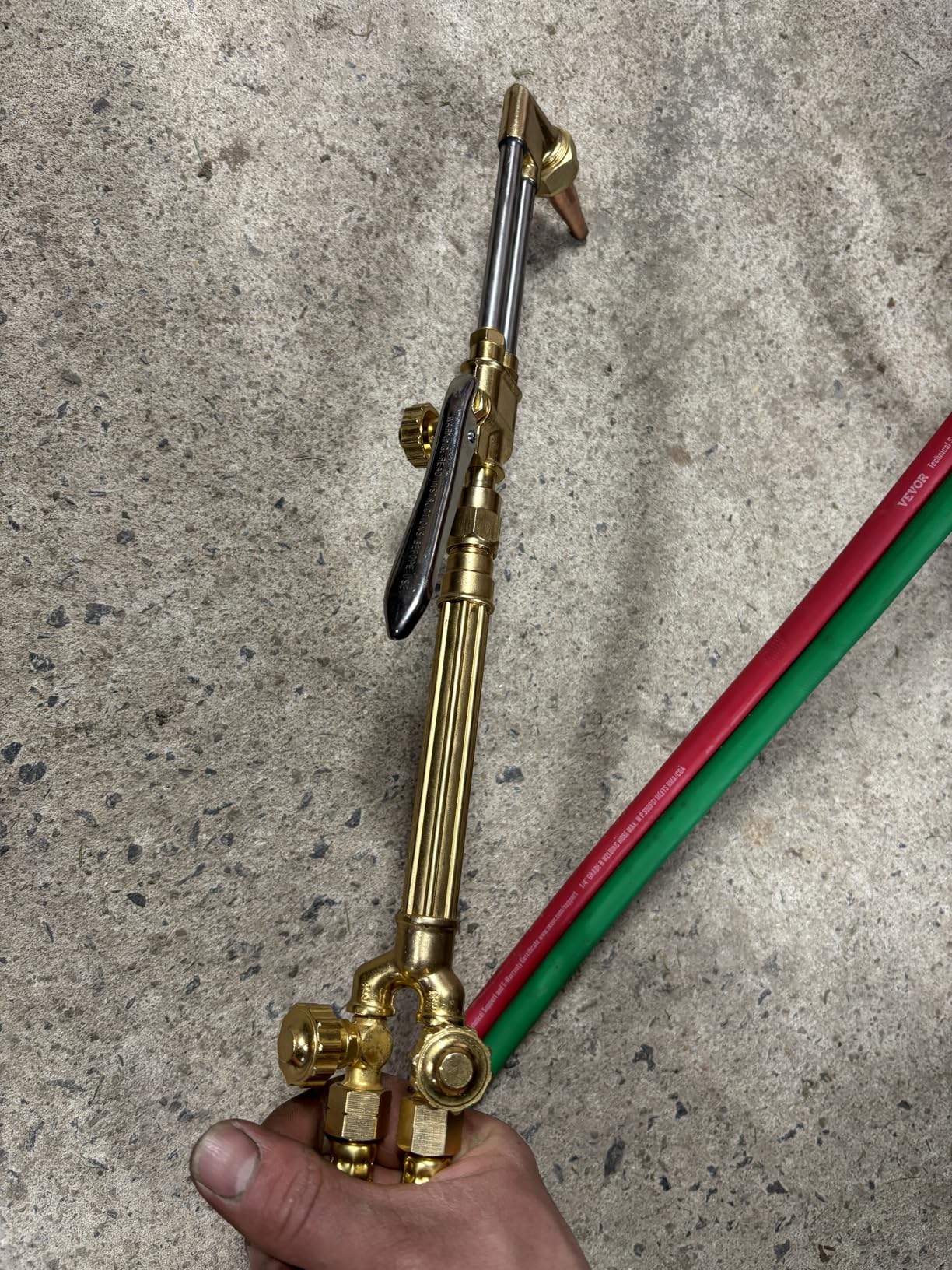 VEVOR Oxygen Acetylene Torch Kit, Gas Welding Cutting Torch Kit, 14PCS Portable Oxy Acetylene Brazing Set with 177'' Twin-Hose, Cutting Nozzle, 2 Welding Tips & Cylinder Holder (without Gas Cylinder) - Customer Photo 1