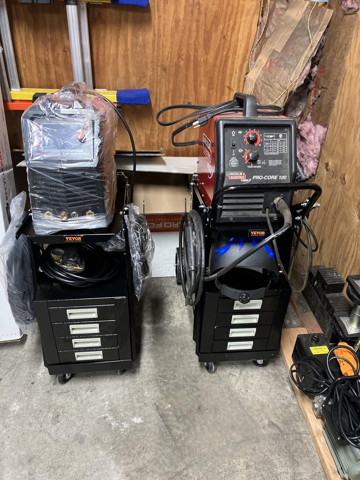 VEVOR 2-Tier Welding Cart, Welder Cart Heavy Duty with Anti-Theft Lockable Cabinet, 360° Swivel Wheels, Tank Storage Safety Chains for TIG, ARC, Plasma Cutter - 265LBS Static Weight Capacity - Customer Photo 2