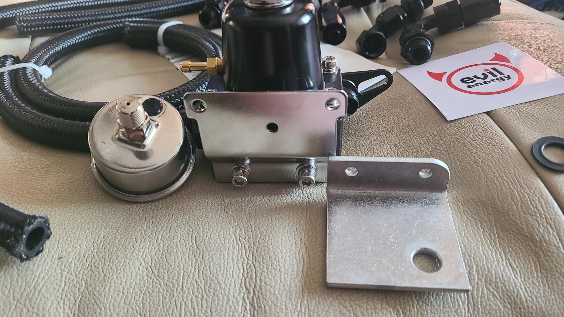 EVIL ENERGY Fuel Pressure Regulator 6AN EFI Bypass Return Adjustable (30-70PSI), Black - Customer Photo 5