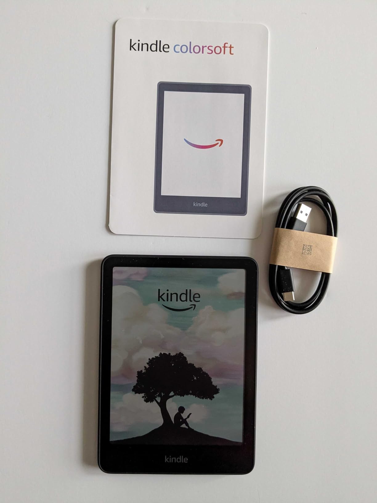 Amazon Kindle Colorsoft 16 GB (newest model) - With color display that brings covers and content to life, now highlight in color - No Ads - Black customer photo 2