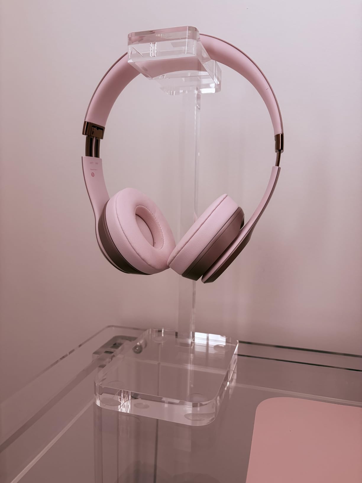 Beats Solo 4 - Wireless On-Ear Bluetooth Headphones, Up to 50-Hour Battery Life, Ultra-Lightweight Comfort, Powerful and Balanced Sound, Apple & Android Compatible - Cloud Pink customer photo 1