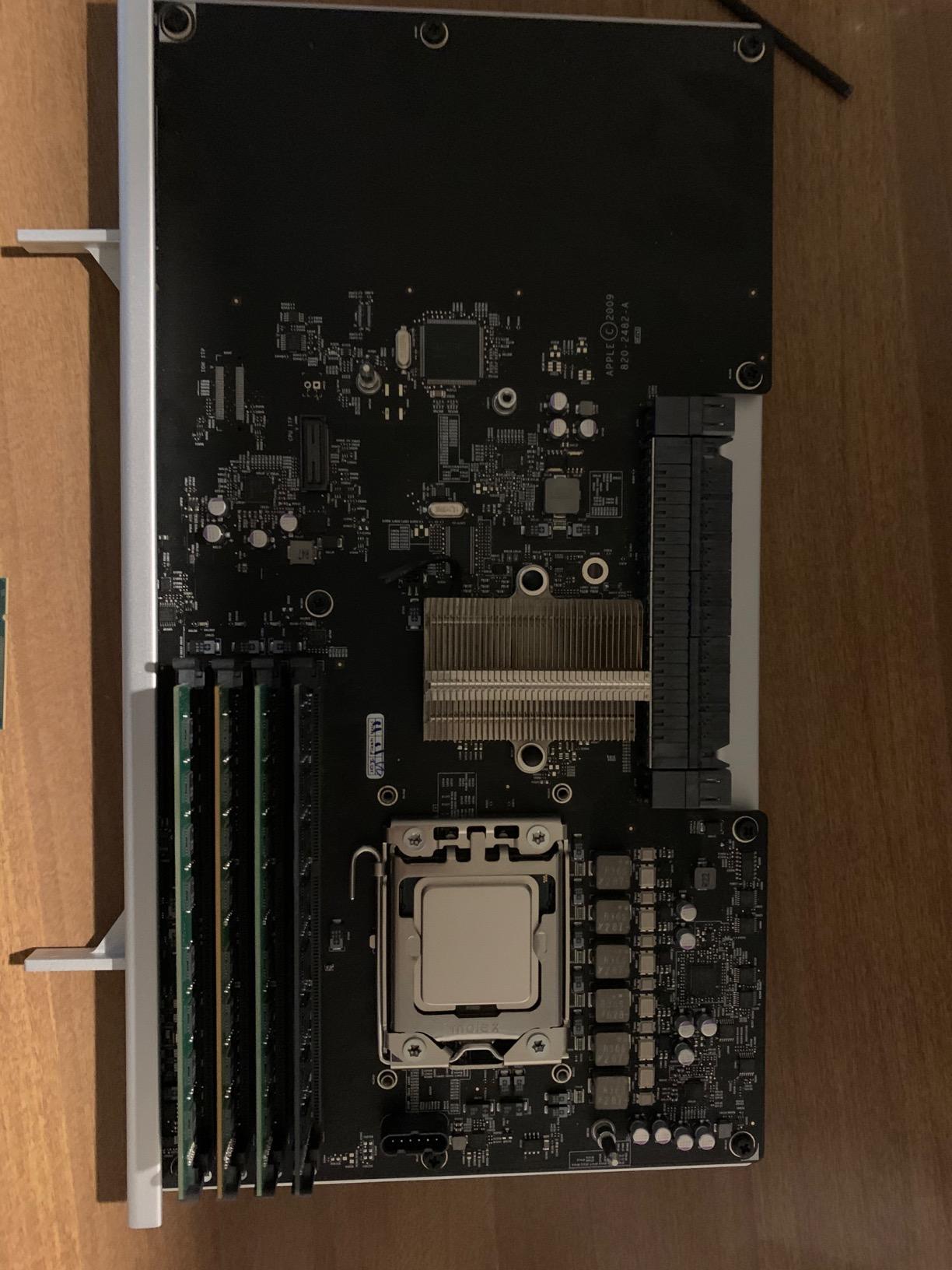 Intel Xeon SLBV7 X5670 2.93GHz 6.4GT/s 12MB L3 Cache Socket LGA1366 customer photo 1