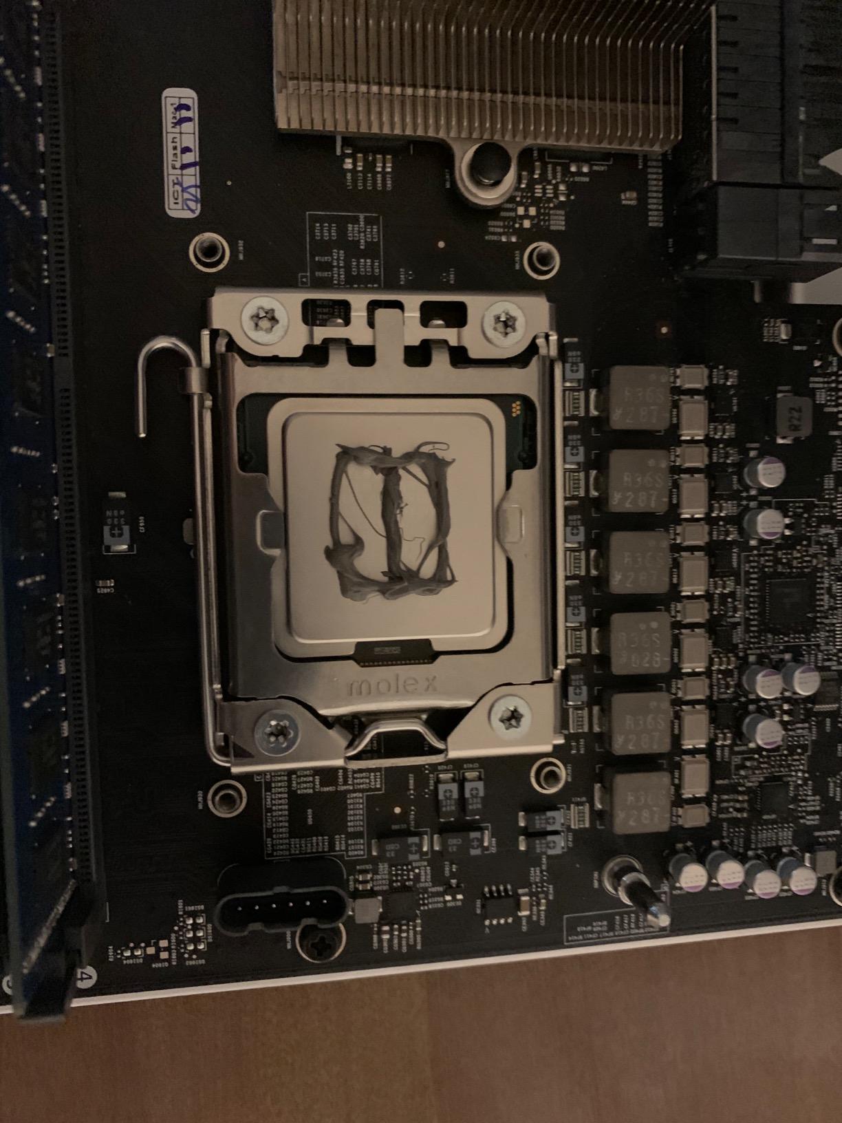 Intel Xeon SLBV7 X5670 2.93GHz 6.4GT/s 12MB L3 Cache Socket LGA1366 customer photo 2