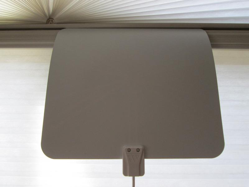 FL5500A FlatWave Indoor HDTV Antenna - Amplified VHF & UHF Reception - 60 Mile Range - Ultra-Thin Dual-Color Design - Easy Setup - Compatible with NextGen TVs & Smart TVs customer photo 1