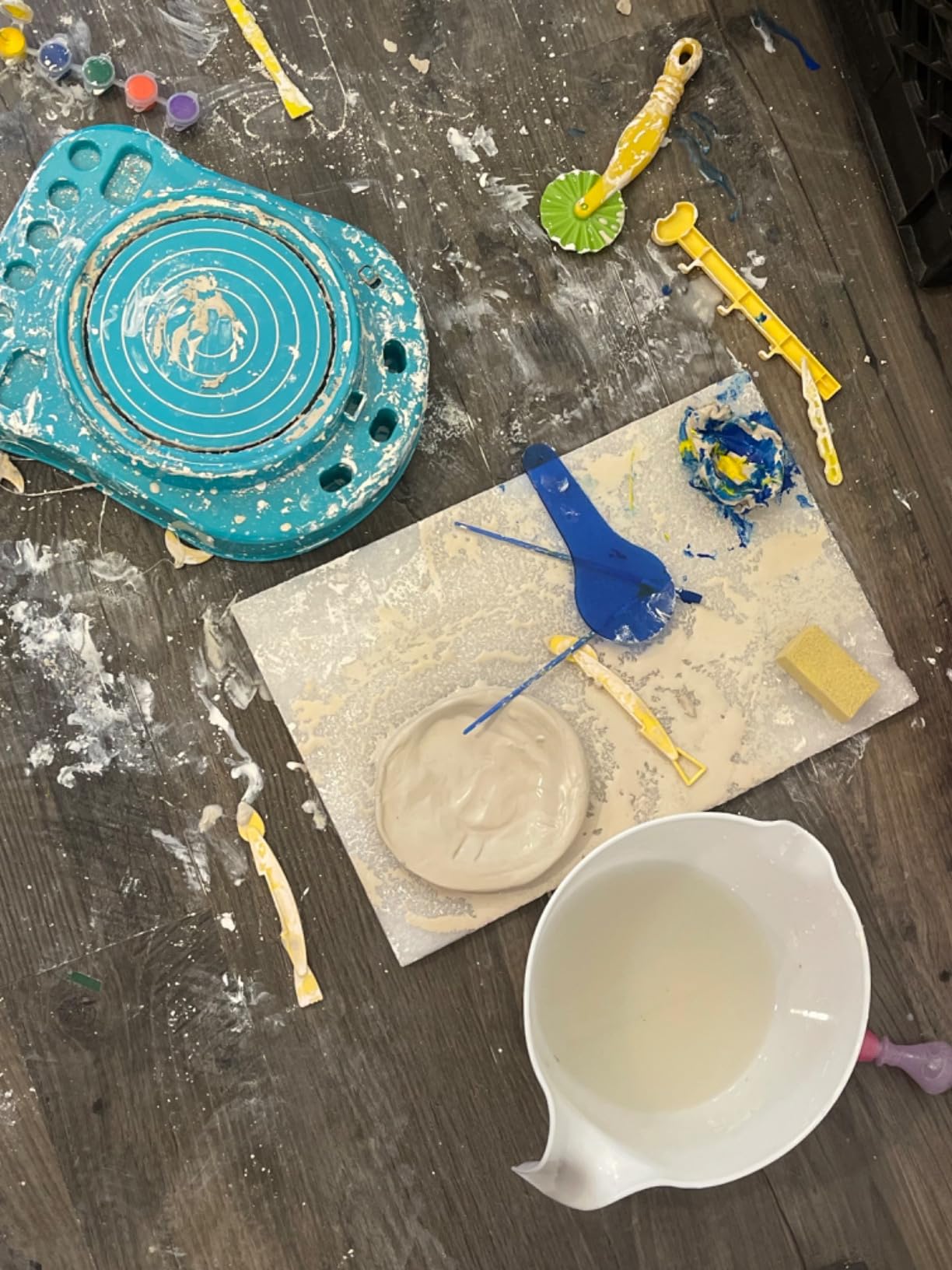Faber-Castell Pottery Studio: Create Your Own Pottery Designs with Kid-Friendly Pottery Wheel, Air-Dry Clay, Paints, Sculpting Tools & Step-by-Step Instructions for Kids (Ages 8+) customer photo 2