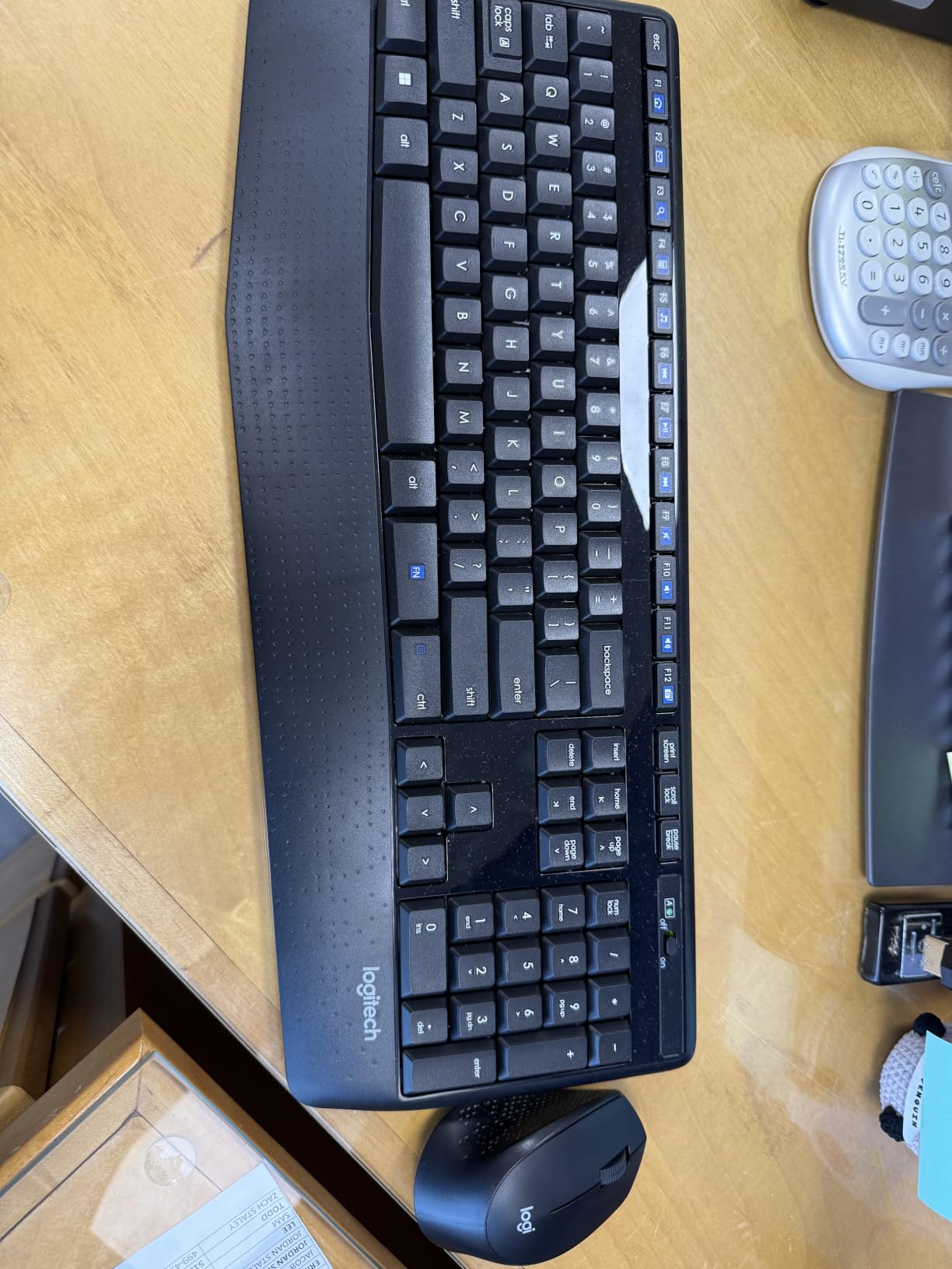 Logitech MK345 Wireless Keyboard and Mouse Combo with Palm Rest, 2.4 GHz USB Receiver, Compatible with PC, Laptop, Black customer photo 1