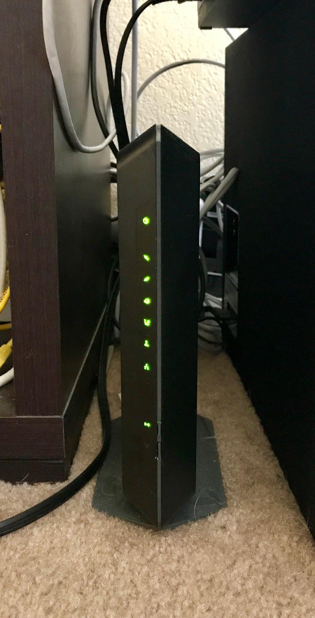 NETGEAR Nighthawk Cable Modem and WiFi 5 Router Combo (C7000) - Compatible with Major Cable Providers incl. Xfinity & Cox - Cable Plans up to 800Mbps - AC1900 (Up to 1.9Gbps) - DOCSIS 3.0 customer photo 1