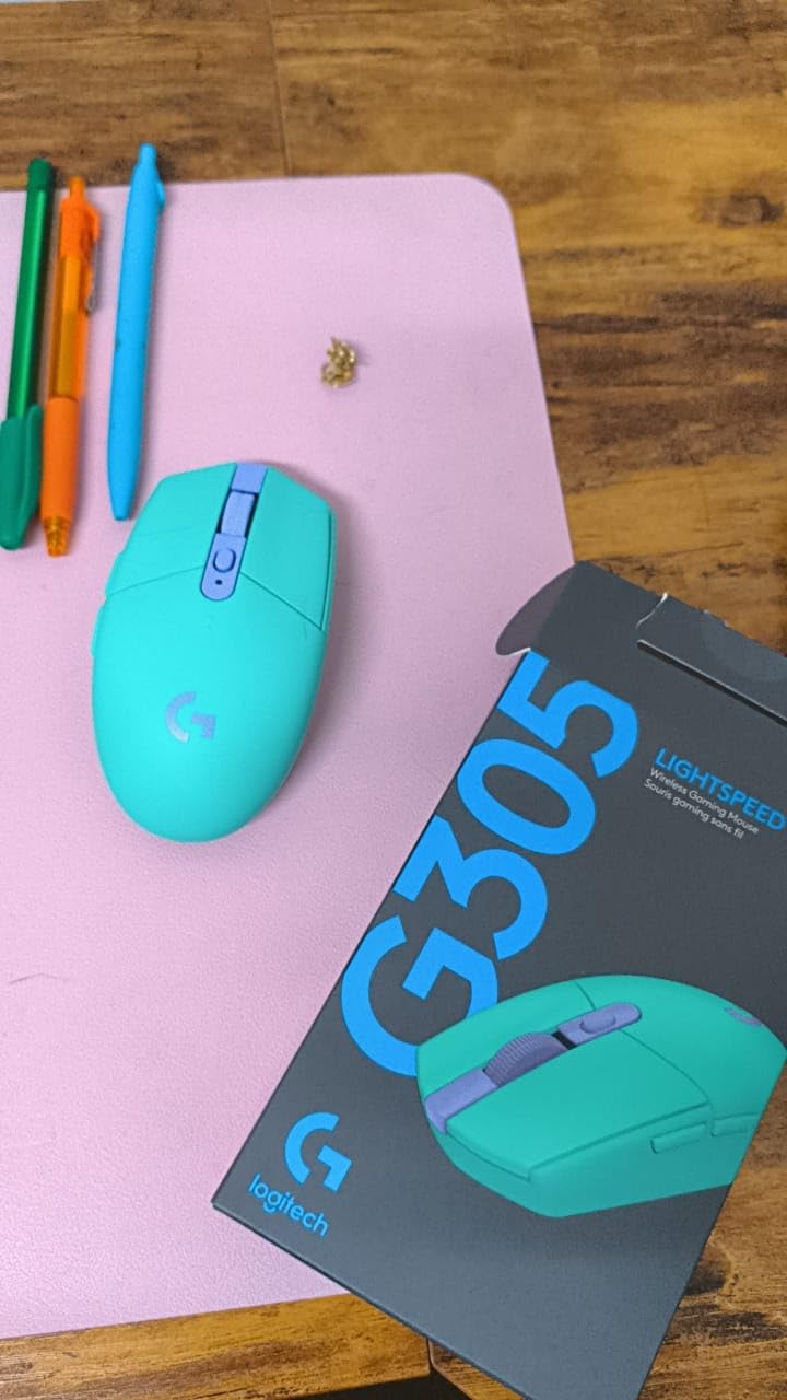 Logitech G305 Lightspeed Wireless Gaming Mouse, Hero Sensor, 12,000 DPI, Lightweight, 6 Programmable Buttons, 250h Battery, On-Board Memory, Compatible with PC, Mac - Black customer photo 1