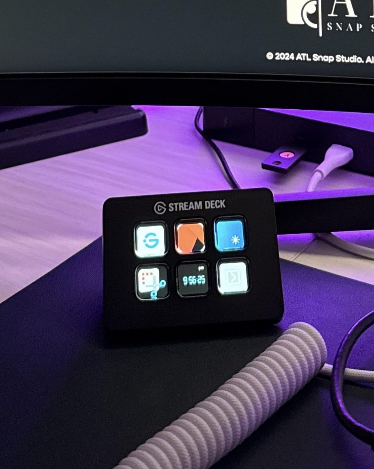 Stream Deck Mini, 6 Customizable LCD Macro Keys | Compatible with Zoom, Teams, Office, Adobe apps and more, Drag-and-drop setup, Multi-action sequencing, Works Mac and PC customer photo 1