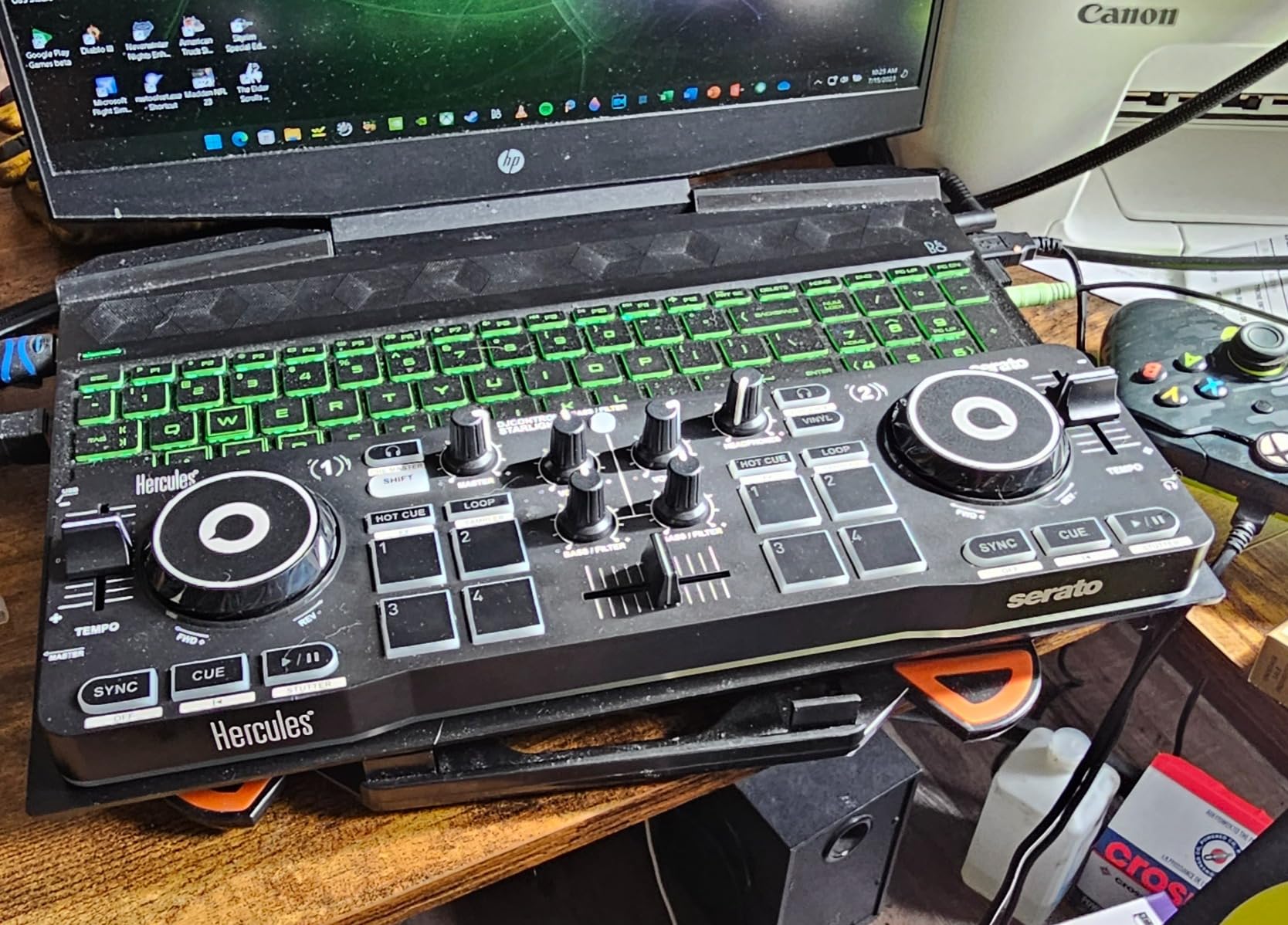 Hercules DJControl Starlight - Compact DJ Controller with Light Show customer photo 1