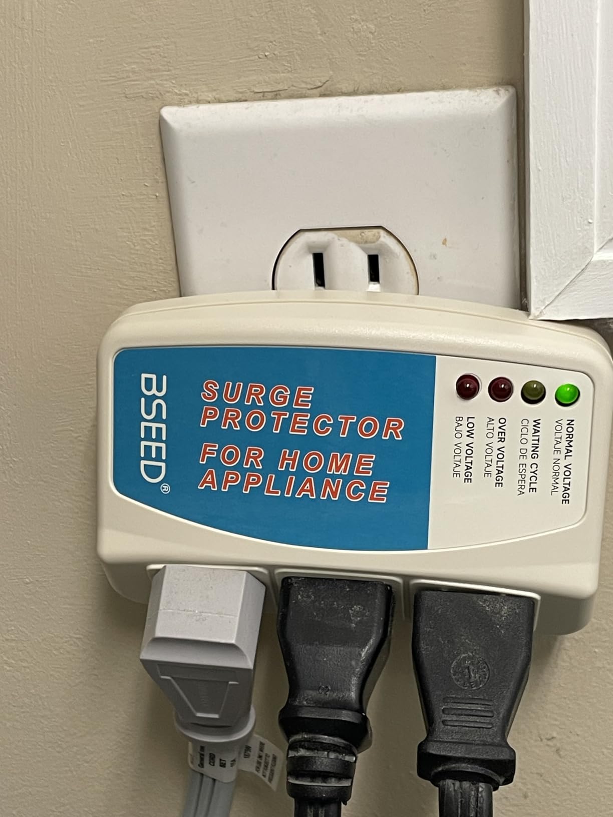BSEED Voltage Protector, 3 Outlet Plug in Surge Protector for Home Appliance Multi Function Plug with Protection Wall Mount Power Suppressor for TV/PC/Refrigerator 125V, 1875W, 1 Pack customer photo 1