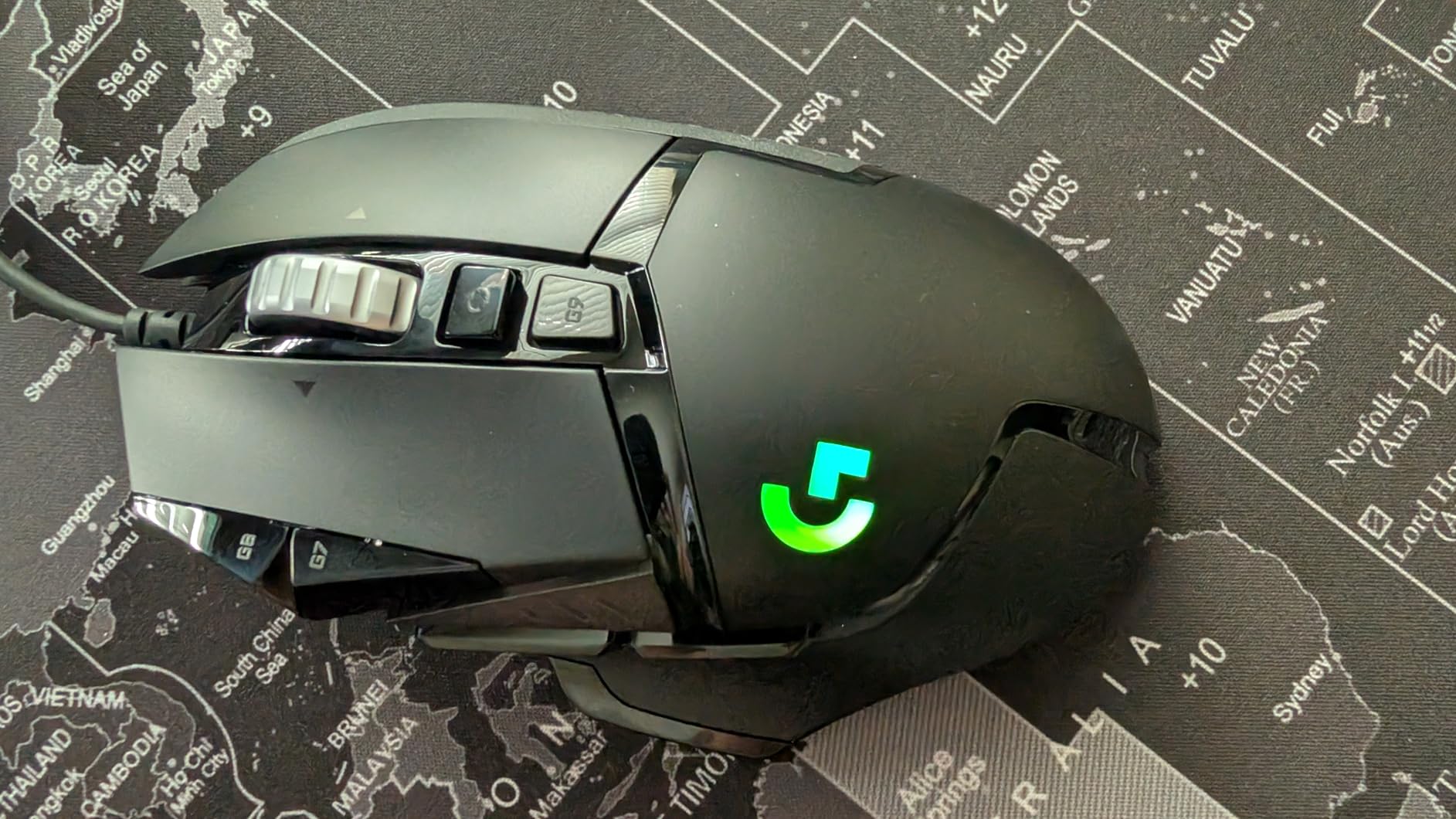 Logitech G502 Hero High Performance Wired Gaming Mouse, Hero 25K Sensor, 25,600 DPI, RGB, Adjustable Weights, 11 Programmable Buttons, On-Board Memory, PC/Mac - Black customer photo 2