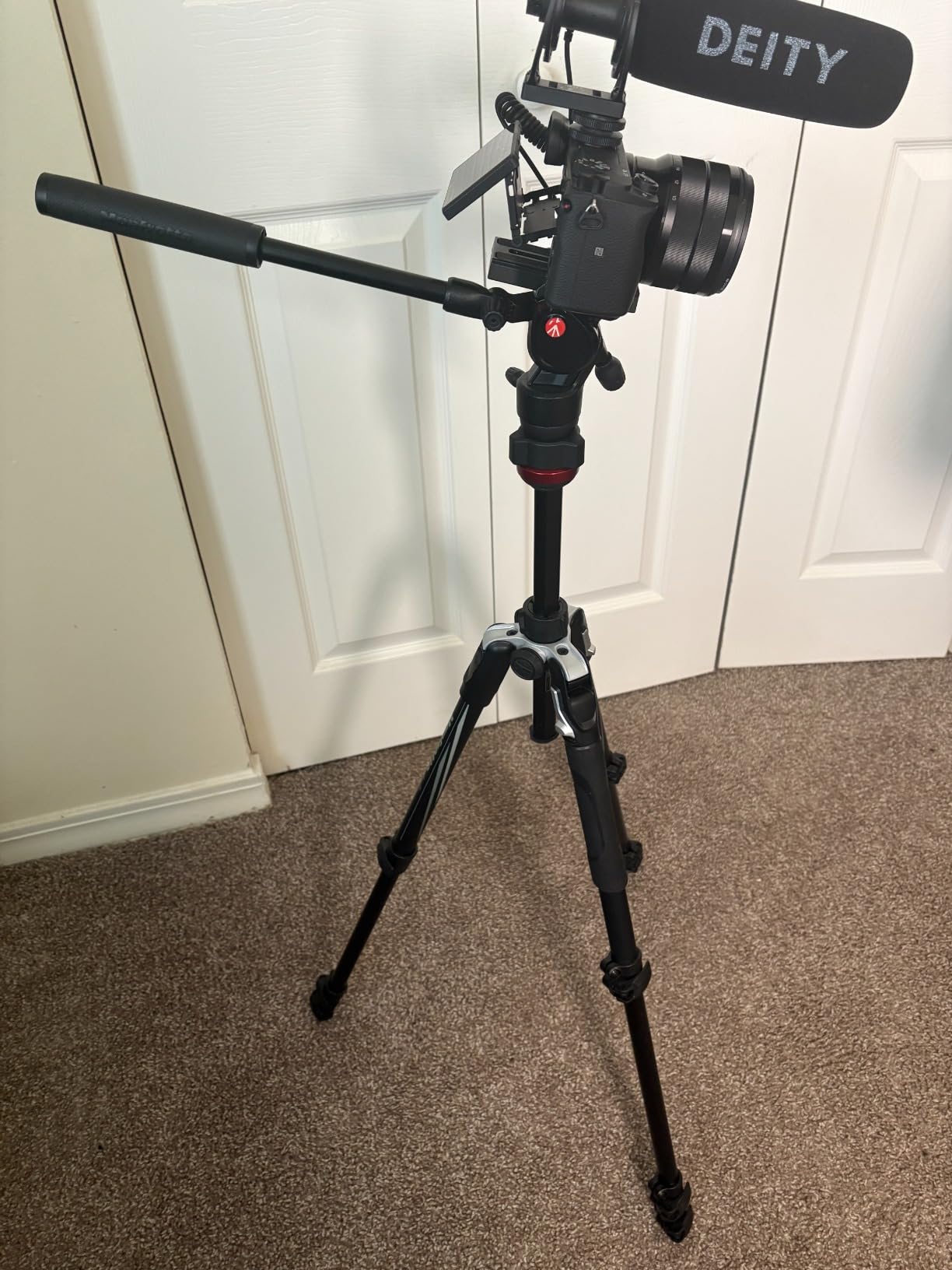 Manfrotto Befree Live, Travel Video Tripod with Video Camera Head and Lever Closure, Aluminum Tripod for DSLR, Mirrorless, Reflex Cameras and Video Cameras, Camera and Video Accessories customer photo 1