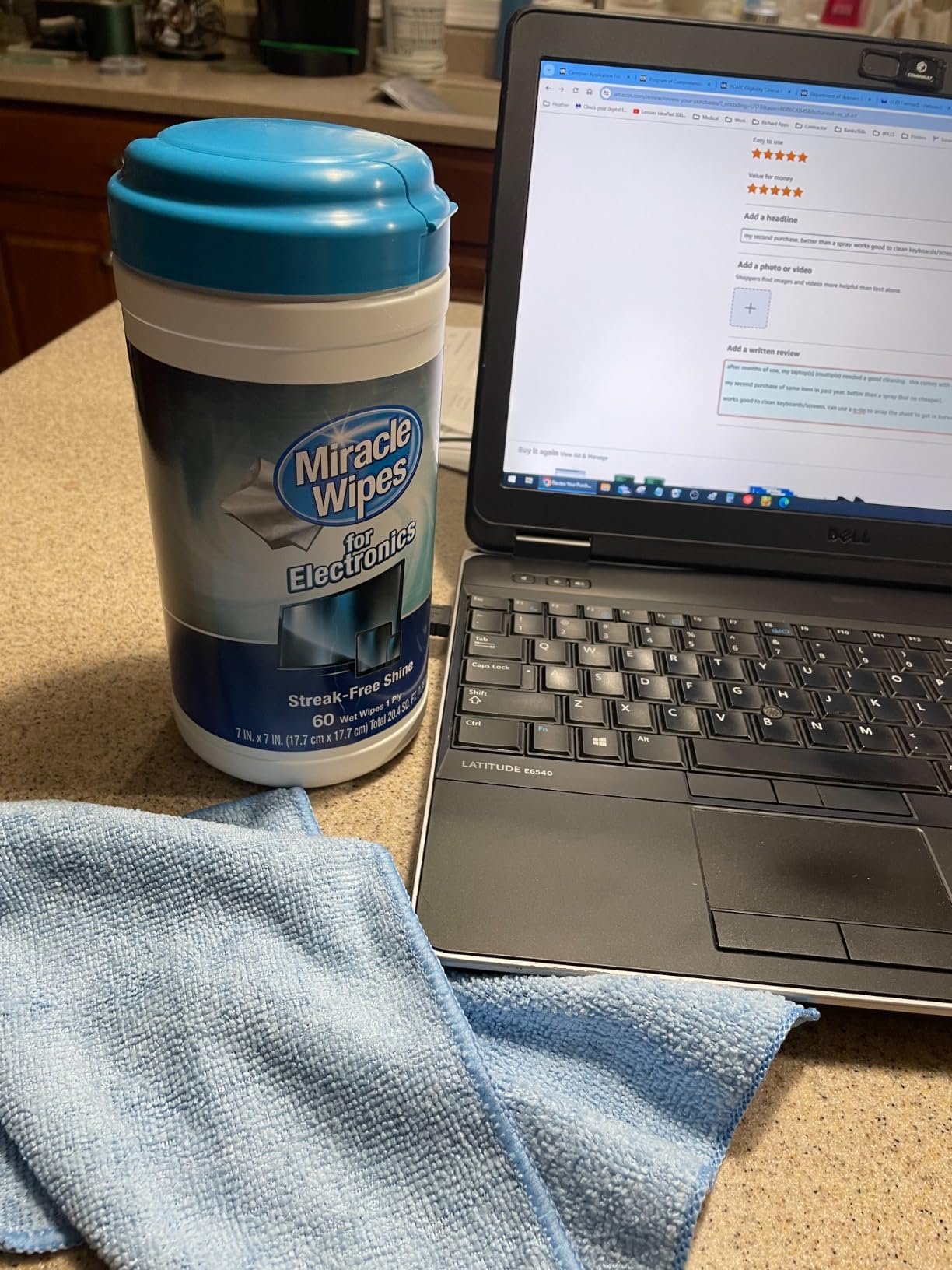 MiracleWipes for Electronics Cleaning - Screen Wipes Designed for TV, Phones, Monitors and More - Includes Microfiber Towel - (30 Count) customer photo 1