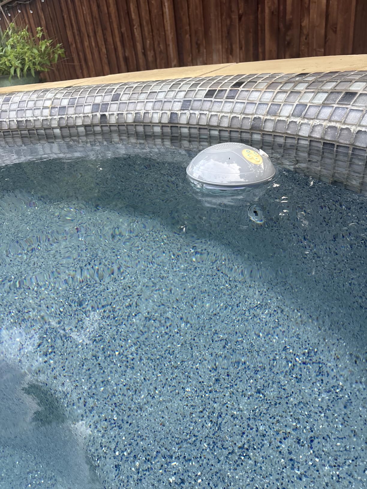 Bluetooth Pool Speaker with Colorful Light, Portable Floating Pool Speaker IP68 Waterproof, Built-in Mic, Floatable Crystal Clear Sound Wireless Bluetooth Hot Tub Speakers for Pools Spa Outdoor customer photo 1