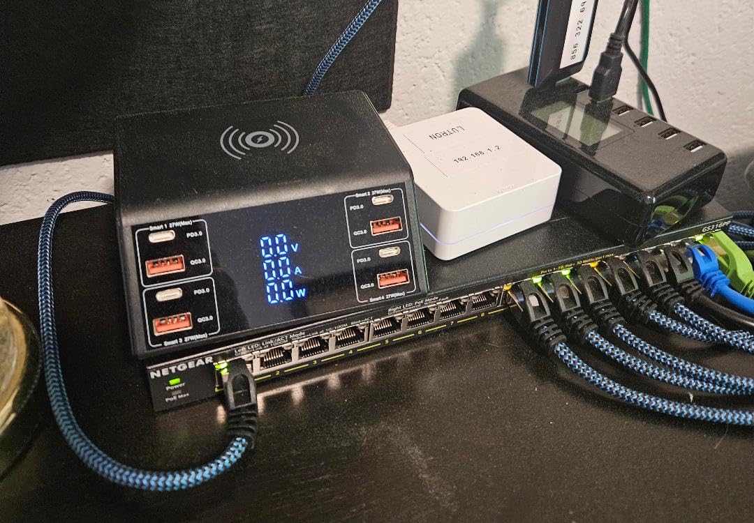 NETGEAR 8-Port PoE+ Gigabit Ethernet Unmanaged Essentials Switch (GS308PP) - with 8 x PoE+ @ 83W, Desktop or Wall Mount customer photo 2