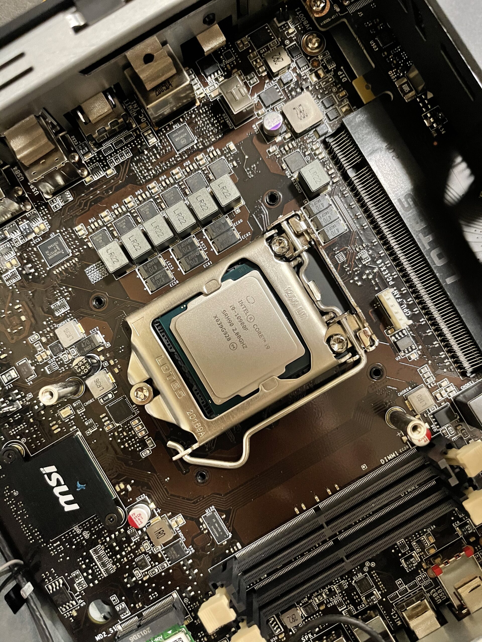 Intel Core i9-10900F Desktop Processor 10 Cores up to 5.2 GHz Without Processor Graphics LGA 1200 (Intel 400 Series Chipset) 65W customer photo 2