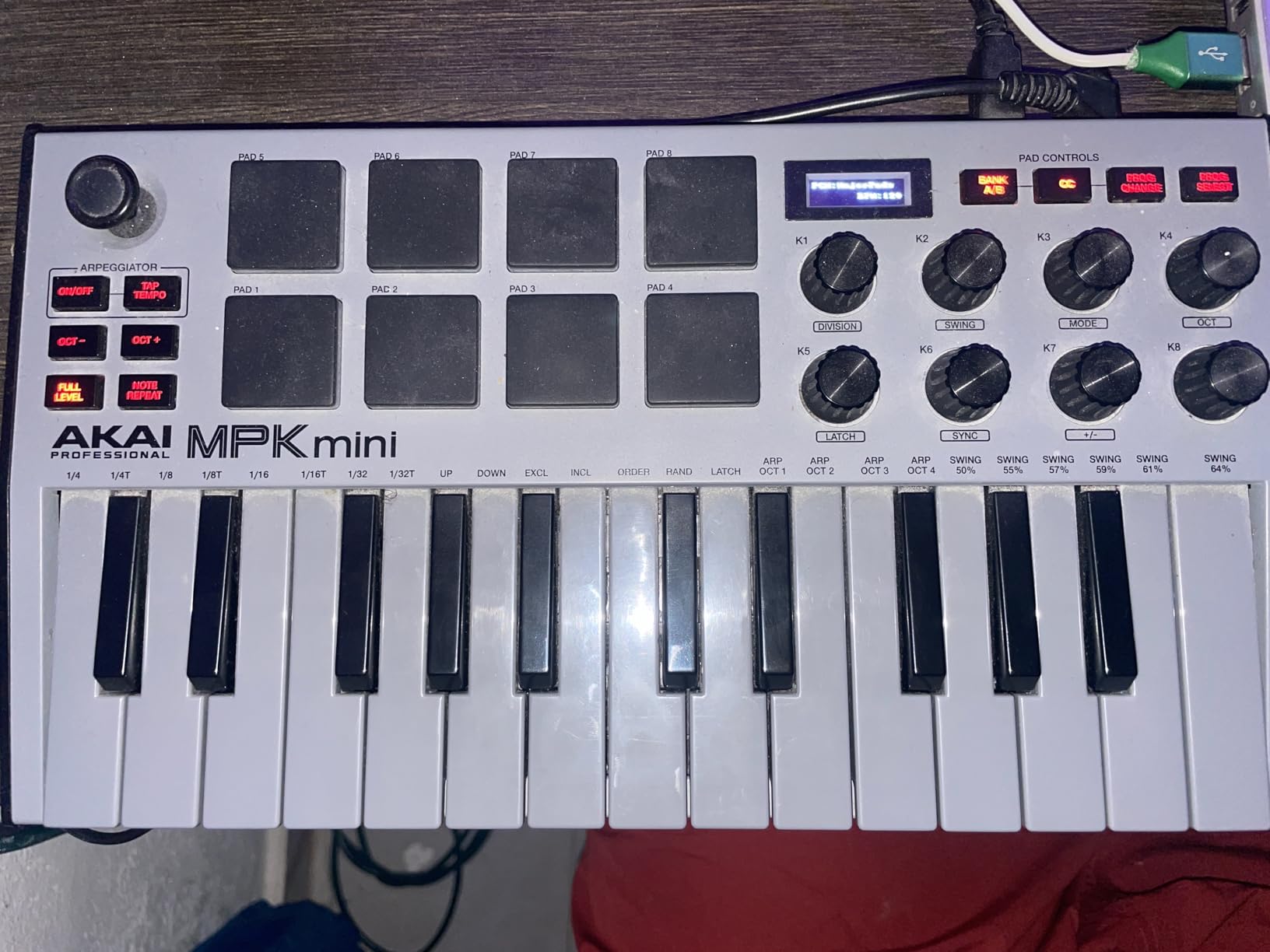 Akai Professional MPK Mini MK3 USB MIDI Keyboard Controller customer photo 1