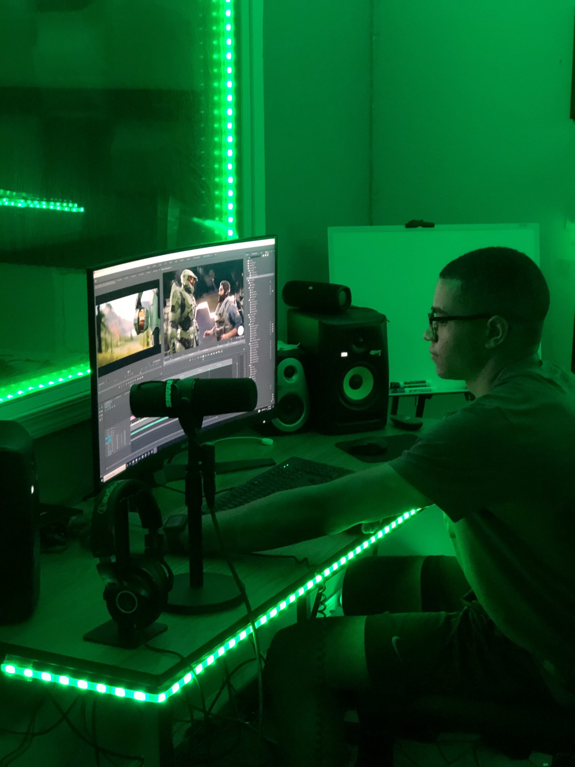 ASUS TUF 32 Inch Curved Gaming Monitor - QHD (2560 x 1440), 165Hz (Supports 144Hz), 1ms, Extreme Low Motion Blur, Speaker, FreeSync Premium, VESA Mountable, DisplayPort, HDMI - VG32VQ1B customer photo 2