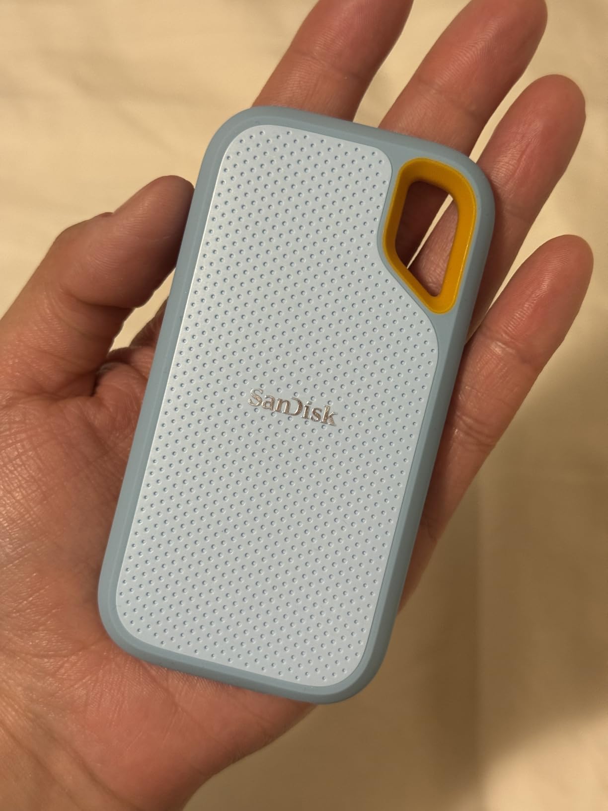SANDISK 1TB Extreme Portable SSD (Old Model) - Up to 1050MB/s, USB-C, USB 3.2 Gen 2, IP65 Water and Dust Resistance, Updated Firmware - External Solid State Drive - SDSSDE61-1T00-G25 customer photo 1