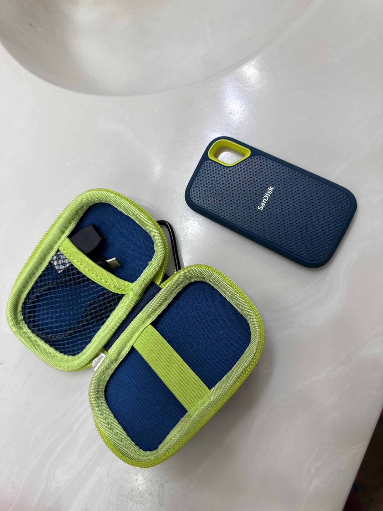 SANDISK 2TB Extreme Portable SSD - Up to 1050MB/s, USB-C, USB 3.2 Gen 2, IP65 Water and Dust Resistance customer photo 1