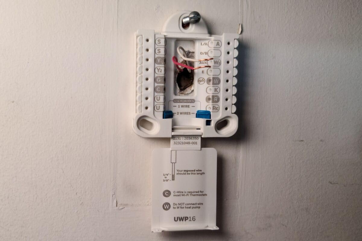 Amazon Smart Thermostat, Save money and energy, Works with Alexa and Ring, C-wire required customer photo 2