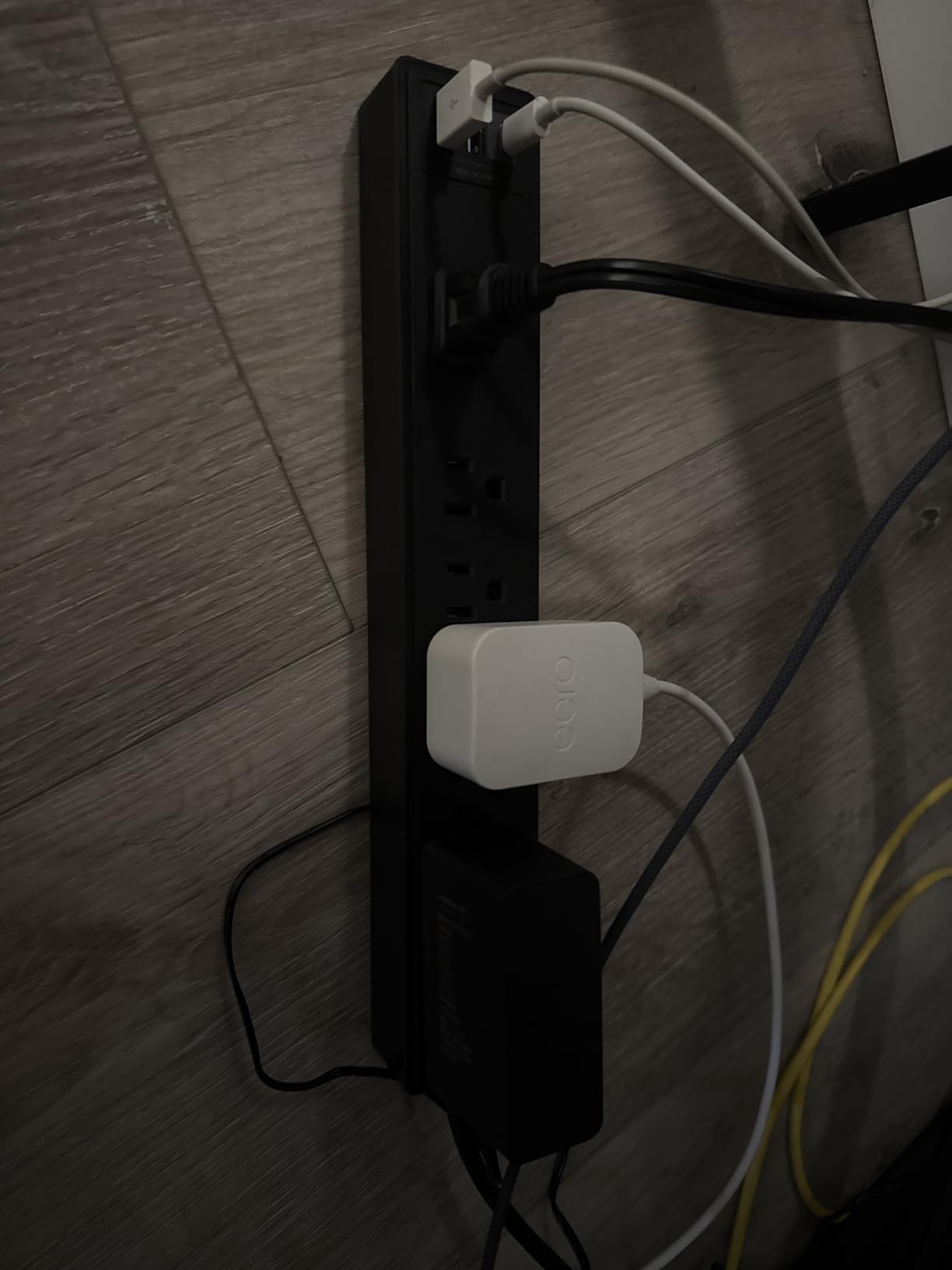 6Ft Power Strip Surge Protector - Yintar Extension Cord with 6 AC Outlets and 3 USB Ports for Home, Office, Dorm Essentials, 1680 Joules, ETL Listed, (Black) customer photo 2